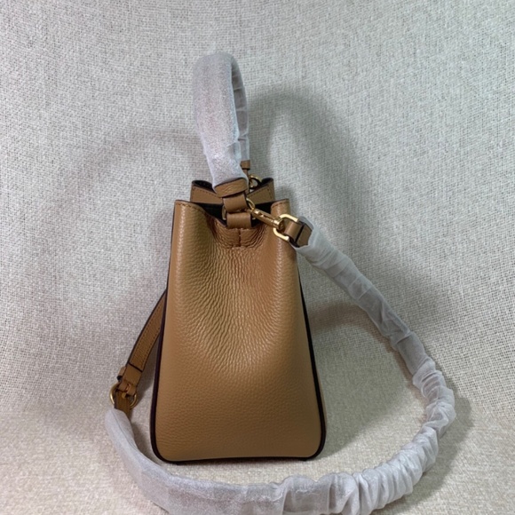 Tory Burch McGraw Tiramisu Tan Leather Small Bucket Tote/Crossbody Bag + Wallet - Picture 5 of 15